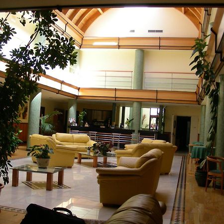 Hotel D.G. Garden Беневенто Екстер'єр фото