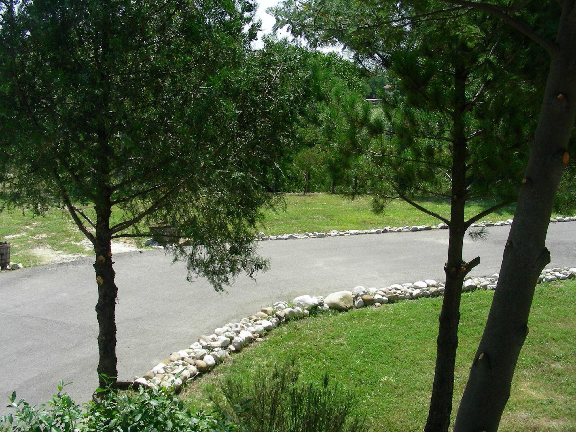 Hotel D.G. Garden Беневенто Екстер'єр фото