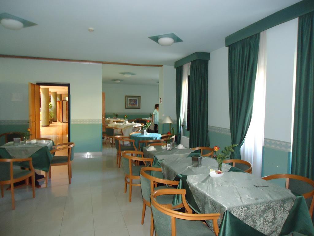 Hotel D.G. Garden Беневенто Екстер'єр фото